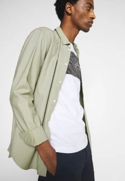 Prix Malin Pier One T-shirt imprimé t-shirts col rond homme 16 Prix Malin Pier One T-shirt imprimé t-shirts col rond homme -Promos Pier One Boutique a1ea186a890342a289d28dd9a6c48aa1