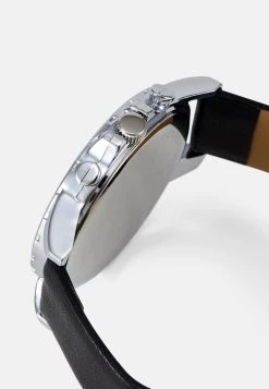 Pier One Montre Qualité Fiable montres et bijoux boucle ardillon homme -Promos Pier One Boutique a405f32d91574594bfe0eb57bcbec044