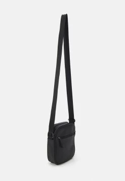 Pier One Prix d’Amis Sac bandoulière sacs compartiment pour téléphone portable homme -Promos Pier One Boutique a4bd3e367d1f43b8bce5e0adb5c472a1