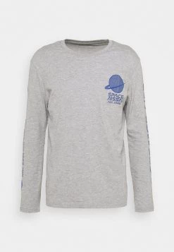 Bas Prix Pier One T-shirt à manches longues t-shirts col rond homme 13 Bas Prix Pier One T-shirt à manches longues t-shirts col rond homme -Promos Pier One Boutique a948d18fc6fe4b52b889547c4d15a6be