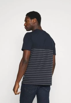 Authentique 100% Pier One T-shirt imprimé t-shirts col rond homme -Promos Pier One Boutique aae1e5403133474bbf77aeaa2e7bd9f0