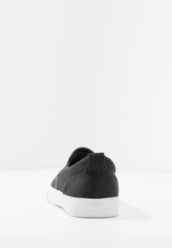 Pier One UNISEX - Mocassins Soldes En Ligne mocassins et loafers rond -Promos Pier One Boutique ac0647b096e043ea8dec944e8ba93f6a