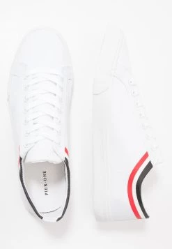 Soldes En Ligne Pier One UNISEX - Baskets basses sneakers rond -Promos Pier One Boutique ac9c6bae58c4432b9f9d1506d8182c42