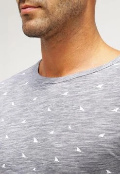 Pier One T-shirt imprimé Prix Cassé t-shirts col rond homme 14 Pier One T-shirt imprimé Prix Cassé t-shirts col rond homme -Promos Pier One Boutique afdca82575f7457bb5c6cb21c40e9764