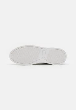 Pier One Rabais UNISEX - Baskets basses baskets & sneakers rond 12 Pier One Rabais UNISEX - Baskets basses baskets & sneakers rond -Promos Pier One Boutique afe0322babdc4d63a80e658fbdf78d79