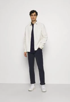 Pier One Chemise Petit Prix chemises col à boutons homme 8 Pier One Chemise Petit Prix chemises col à boutons homme -Promos Pier One Boutique b040ea78487648b59d8e1f410d1ed860