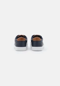Pier One UNISEX - Baskets basses Prix Affortable baskets & sneakers rond 10 Pier One UNISEX - Baskets basses Prix Affortable baskets & sneakers rond -Promos Pier One Boutique b0dd67a6db834cb3b9d1f57a45db05da