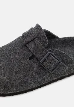 Pier One Prix De Rêve UNISEX - Chaussons sandales rond -Promos Pier One Boutique b2155efd7bf548219c738e3d7e0757b9