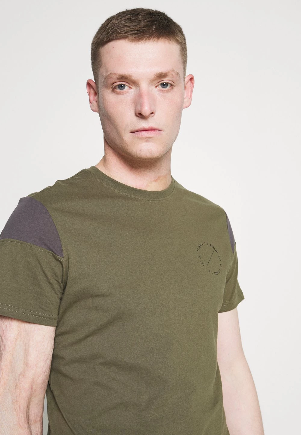 Pier One T-shirt imprimé Prix Affortable t-shirts col rond homme 6 Pier One T-shirt imprimé Prix Affortable t-shirts col rond homme – Image 4