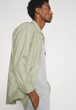 Pier One Débardeur Prix Dégriffé t-shirts encolure large ronde homme -Promos Pier One Boutique b30350ae1602458791556adc815c9da4