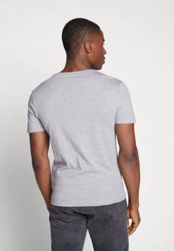 Pier One Prix Équitable 3 PACK - T-shirt basique t-shirts col en v homme -Promos Pier One Boutique b3e2272097fd45d28e31884f564c0681