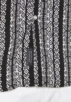Pier One Chemise 50% Off De Vente chemises col revers homme -Promos Pier One Boutique b4e3ab36a0cc4b79b9b71a9f3b8f439f