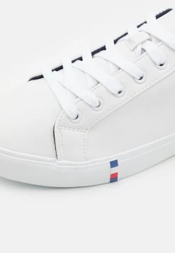 Pier One Prix Gelé UNISEX - Baskets basses baskets & sneakers rond 13 Pier One Prix Gelé UNISEX - Baskets basses baskets & sneakers rond -Promos Pier One Boutique b4f8bc3a381845e8a6c42698c99e61bf