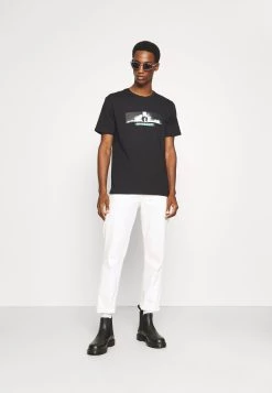 Pier One MATRIX TEE - T-shirt imprimé Produit de première qualité t-shirts col rond homme -Promos Pier One Boutique b64cb9c1c4a34ee3812a9dfe8fb9ed42