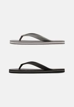 Pier One En promotion 2 PACK - Tongs sandales et tongs ouvert homme -Promos Pier One Boutique b6cbb74cef224753a7b0014a6c9b5ce5 1