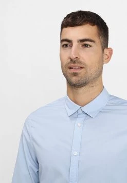 Pier One 2 PACK - Chemise classique Prix Exclusifs costumes & cravates col kent homme -Promos Pier One Boutique b6ee3598b6984fac95e4aa81de041243