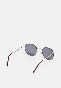 Prix Malin Pier One UNISEX - Lunettes de soleil ronde 7 Prix Malin Pier One UNISEX - Lunettes de soleil ronde -Promos Pier One Boutique b9790f4b6e724afaa51cadf22864fb70