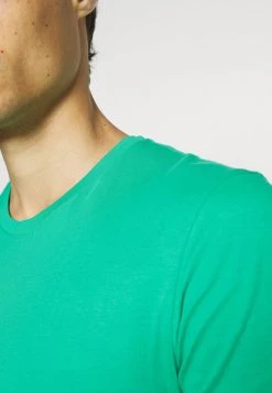 Prix Réduit Pier One 2 PACK - T-shirt basique t-shirts col rond homme 14 Prix Réduit Pier One 2 PACK - T-shirt basique t-shirts col rond homme -Promos Pier One Boutique c1c515c470ad4ec087b42e3552530d35