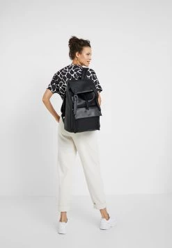 Pier One Réduction UNISEX - Sac à dos sacs compartiment pour pc portable -Promos Pier One Boutique c22a4a8941e64e5e803fa5d490b82509