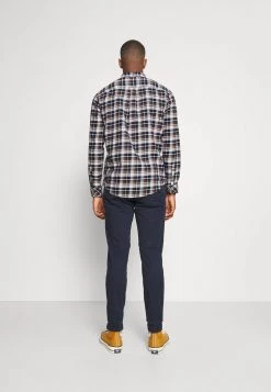 Pier One Chemise Prix Abordable chemises col à boutons homme 9 Pier One Chemise Prix Abordable chemises col à boutons homme -Promos Pier One Boutique c2b78e4fde8840229734724424565470