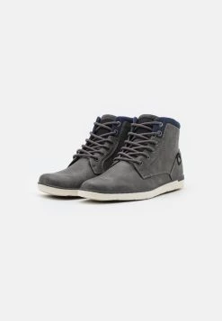 Pier One Baskets montantes Prix Abordable baskets & sneakers rond homme 11 Pier One Baskets montantes Prix Abordable baskets & sneakers rond homme -Promos Pier One Boutique c2ec5501120c4093a4fd4212e27a085a