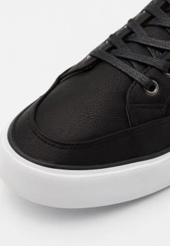 Pier One Prix Cassé Baskets basses sneakers rond homme -Promos Pier One Boutique c67d534b3e2c455a85ade02dcc1e0712