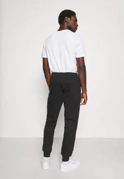 Pier One Meilleur Prix Garanti 3 PACK - Pantalon de survêtement pantalons normale homme -Promos Pier One Boutique c8ec40e1a8b54e07a8e9f7ae21a021de