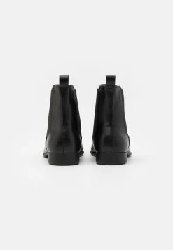 Pier One Bottines Prix Gelé bottes rond homme 10 Pier One Bottines Prix Gelé bottes rond homme -Promos Pier One Boutique ca3a36f960be4f63adc481e7e48930c3