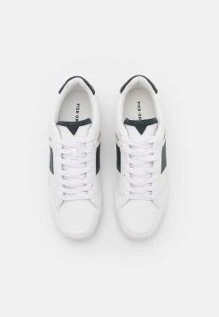 Pier One Se Vend Bas Prix Baskets basses sneakers rond homme -Promos Pier One Boutique cad2c5a665494a69b6be0637e3e00449