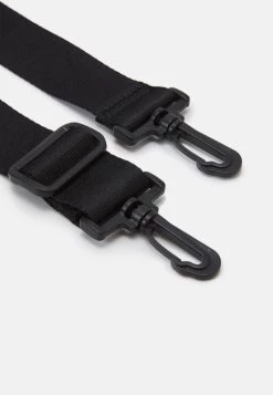 Prix Réduit Pier One UNISEX - Sac de sport sacs fermeture éclair -Promos Pier One Boutique ce129610e8304c828858e29d5894a417