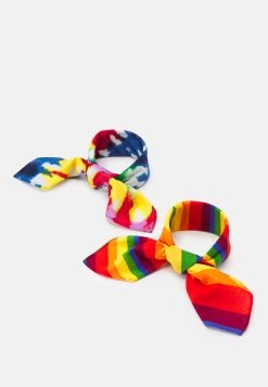 Pier One PRIDE BANDANAS UNISEX 2 PACK - Foulard Garantie De Qualité 100% foulards et écharpes multicolore