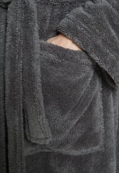 Prix Usine Pier One Peignoir sous-vêtements & chaussettes capuche homme -Promos Pier One Boutique cf93ade5ba354168a1c753cb24d00deb