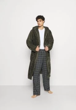 Pier One Peignoir Prix Compétitif sous-vêtements & chaussettes capuche homme -Promos Pier One Boutique cf9ab4d8d92b4c9a9a89f40e05e5845e