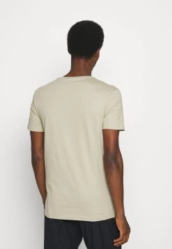 Prix Ourlé Pier One 5 PACK - T-shirt basique t-shirts & polos col rond homme 22 Prix Ourlé Pier One 5 PACK - T-shirt basique t-shirts & polos col rond homme -Promos Pier One Boutique d4309172134f476283eb4fd8b00555ed