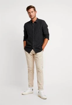 Pier One Assurance De l’Authenticité Chemise chemises col kent homme 13 Pier One Assurance De l’Authenticité Chemise chemises col kent homme -Promos Pier One Boutique d76efbb9b45941cb851d8b057181e5fd