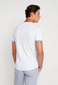 Meilleur Prix Garanti Pier One T-shirt imprimé t-shirts & polos col rond homme -Promos Pier One Boutique d8ac71e6cb7b429d8a49717f3f6be15b