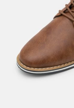 Pier One Prix Ourlé Chaussures à lacets derbies, richelieus & chaussures bateau rond homme -Promos Pier One Boutique d9c742de27824a43a078328b5a7891fd