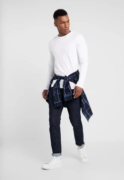 Prix Abordable Pier One 2 PACK - T-shirt à manches longues t-shirts col rond homme -Promos Pier One Boutique dc4fbe1b905241078bfb5a6afe022210