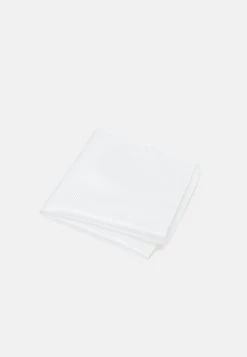 Pier One Prix Exclusifs SET - Cravate cravates et nœuds papillon couleur unie homme 11 Pier One Prix Exclusifs SET - Cravate cravates et nœuds papillon couleur unie homme -Promos Pier One Boutique ddb25107d56549ccb7a01f2d46299e73