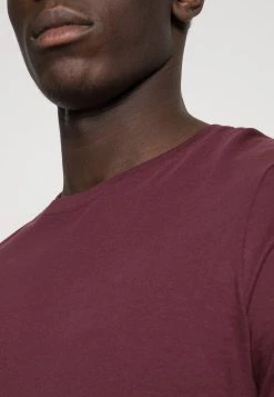 Pier One 2 PACK - T-shirt basique Prix De Lancement t-shirts col rond homme -Promos Pier One Boutique dde4a41bb87943ada78e9639f6e4c9bf