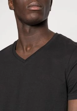 Pier One Prix Accessible 3 PACK - T-shirt basique t-shirts col en v homme 14 Pier One Prix Accessible 3 PACK - T-shirt basique t-shirts col en v homme -Promos Pier One Boutique df7c9f951f5c42309db997b3240fc1e8