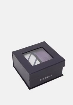 Pier One 2 PACK - Cravate Qualité Excellente cravates et accessoires de costume homme homme -Promos Pier One Boutique e3f490f54c3d4bd5bb04fe08fd3878bb