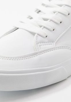 Pier One UNISEX - Baskets basses Rabais sneakers rond homme -Promos Pier One Boutique e7d29f06abc444708b00a25d8fd3f756