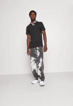 Prix Gelé Pier One 3 PACK - T-shirt basique t-shirts col rond homme