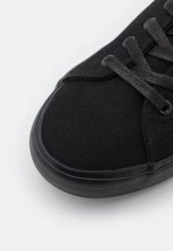 Pier One UNISEX - Baskets basses Prix Affortable baskets & sneakers rond -Promos Pier One Boutique ef1a7415707d4ca0abe6d026820cbd2b