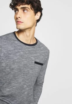 Prix Incroyables Pier One T-shirt à manches longues t-shirts col rond homme 11 Prix Incroyables Pier One T-shirt à manches longues t-shirts col rond homme -Promos Pier One Boutique ef9d5992d5f347e7992cfbd8040ccf7e