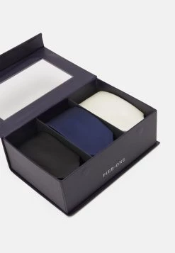 Pier One Qualité Garantie 3 PACK - Cravate cravates et nœuds papillon couleur unie homme -Promos Pier One Boutique f1bc89ae43724d6ba9db3ef038500b4d
