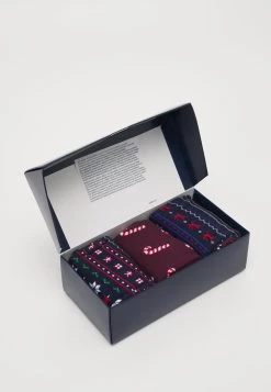 Pier One XMAS GIFT BOX 3 PACK - Chaussettes Prix Discount sous-vêtements & chaussettes rayures homme 11 Pier One XMAS GIFT BOX 3 PACK - Chaussettes Prix Discount sous-vêtements & chaussettes rayures homme -Promos Pier One Boutique f2f45a79209d4284974f04519983f253