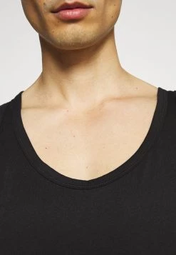 Prix De Rêve Pier One 2 PACK - Débardeur t-shirts encolure large ronde homme -Promos Pier One Boutique f3d1ada079864c7baa9fbbf8eb9541e2