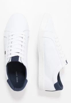 Pier One UNISEX - Baskets basses Prix Dégriffé baskets & sneakers rond -Promos Pier One Boutique f44b34670ab14efdbdcace58e493cb72